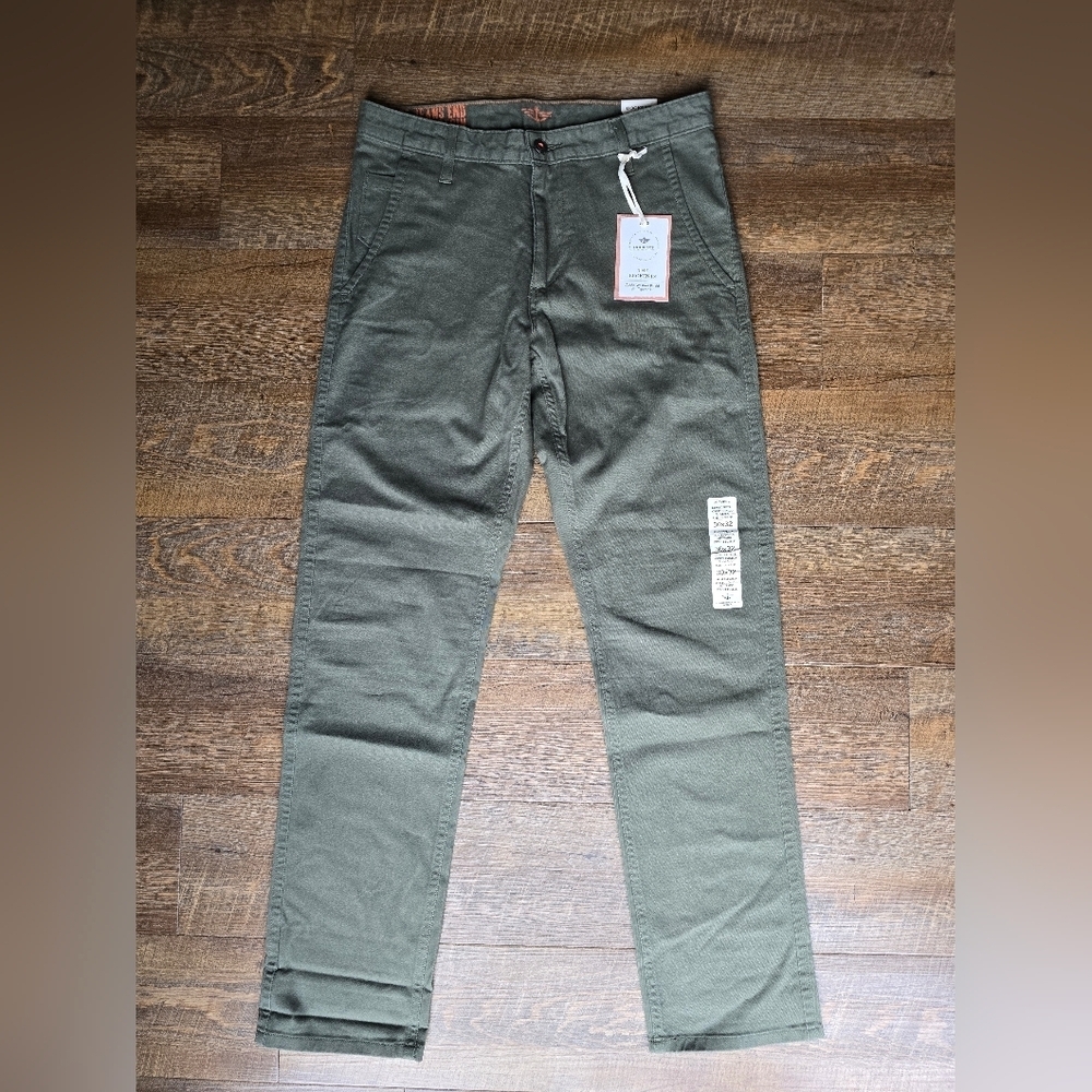 Dockers Slim Tapered Premium Edition Khaki NWT